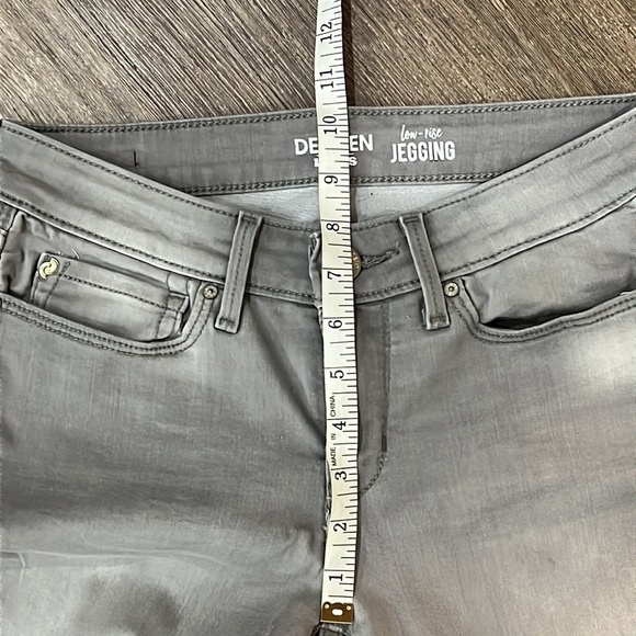 Denizen from Levi’s Low Rise Gray Jeggings Skinnies Faded Sz 7 W28 Indie Sleaze - Picture 8 of 12
